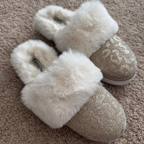 Gianni Bini Gold Slippers Brand New - Size 7M - Picture 2 of 3